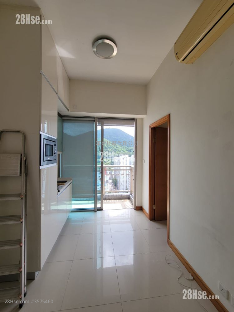 One Madison Sell 1 Bedroom , 1 Bathroom 249 ft² ( 23.1 m² )