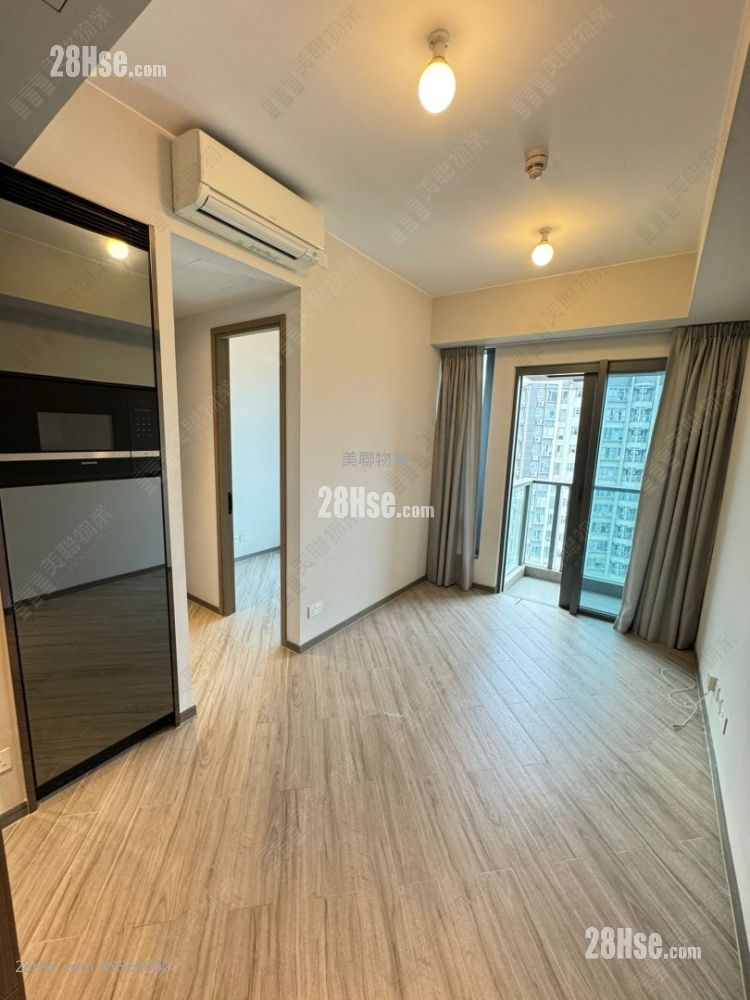 Reach Summit Rental 2 Bedrooms , 1 Bathroom 370 ft² ( 34.4 m² )