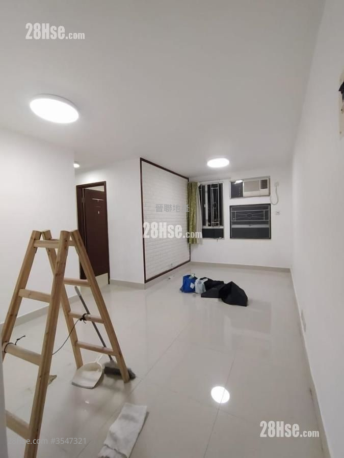 King Tin Court Sell 2 Bedrooms , 1 Bathroom 431 ft² ( 40.0 m² )