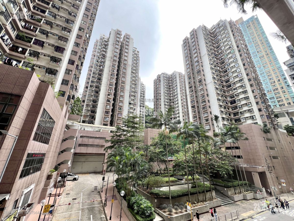 Tanner Garden Sell 3 Bedrooms , 2 Bathrooms 734 ft² ( 68.2 m² )
