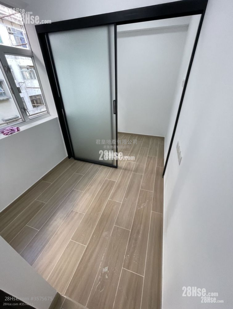 Tung Fat Building Rental 1 Bedroom , 1 Bathroom 160 ft² ( 14.9 m² )