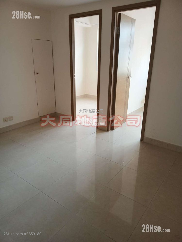 Fuk Wo Mansion Rental 2 Bedrooms , 1 Bathroom 344 ft² ( 32.0 m² )