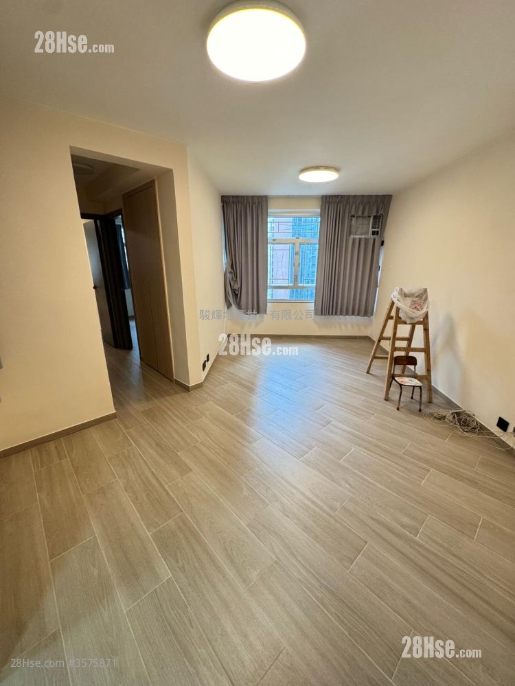 Luna Court Rental 2 Bedrooms , 1 Bathroom 473 ft² ( 43.9 m² )