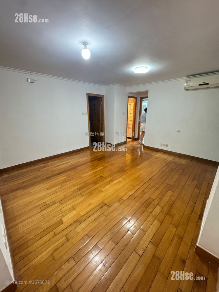 Kensington Plaza Rental 2 Bedrooms , 1 Bathroom 477 ft² ( 44.3 m² )