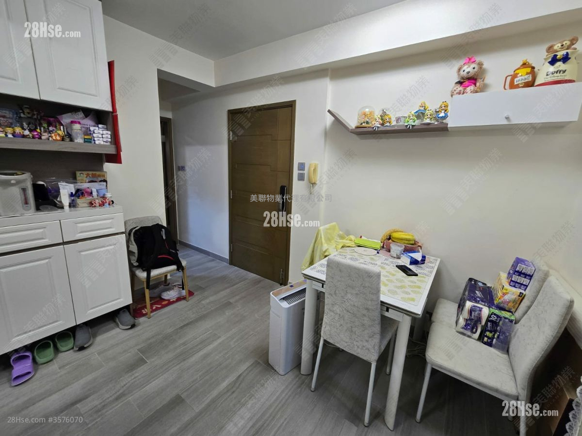 Bauhinia Garden Sell 2 Bedrooms , 1 Bathroom 431 ft² ( 40.0 m² )