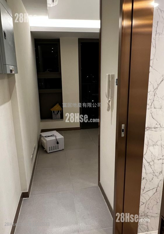 Ava228 Sell Studio , 1 Bathroom 151 ft² ( 14.0 m² ) Ava228 Sell Studio , 1 Bathroom 151 ft² ( 14.0 m² )