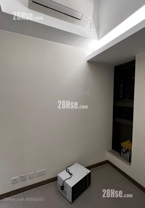 Ava228 Sell Studio , 1 Bathroom 151 ft² ( 14.0 m² ) Ava228 Sell Studio , 1 Bathroom 151 ft² ( 14.0 m² )
