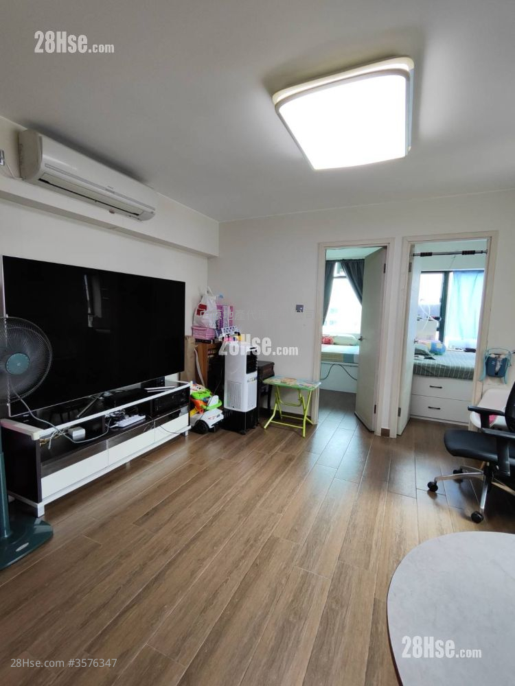 Dawning Views Sell 5+ Bedrooms 892 ft² ( 82.9 m² )