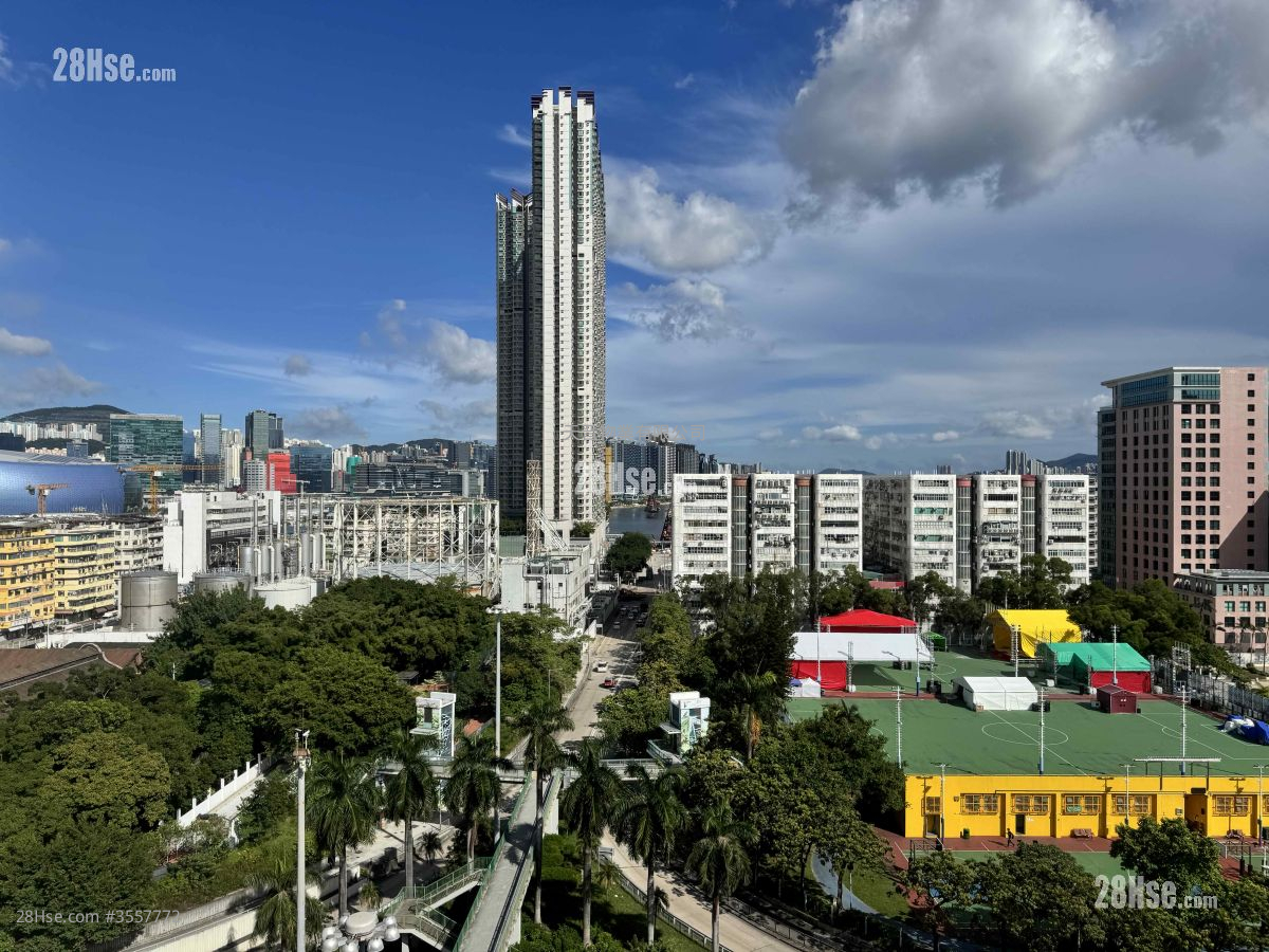 Sun Shing Centre Sell 1 Bedroom , 1 Bathroom 219 ft² ( 20.3 m² )
