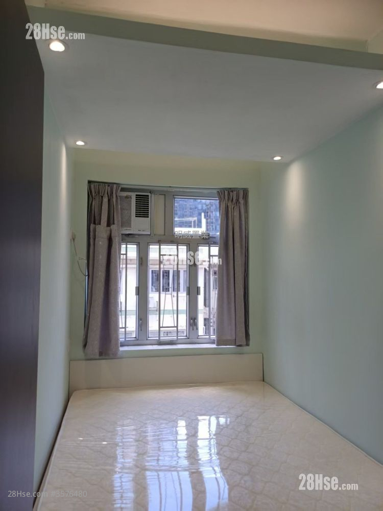 Chung Wo Building Rental 2 Bedrooms 312 ft² ( 29.0 m² )