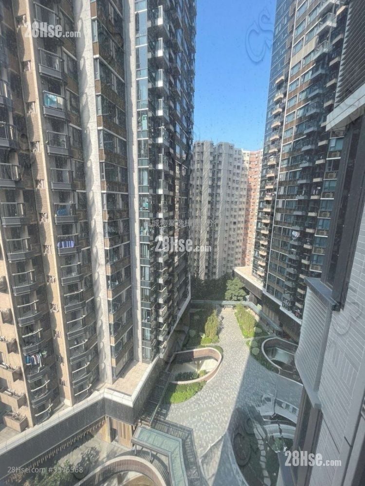 Fleur Pavilia Sell 3 Bedrooms , 2 Bathrooms 829 ft² ( 77.0 m² )