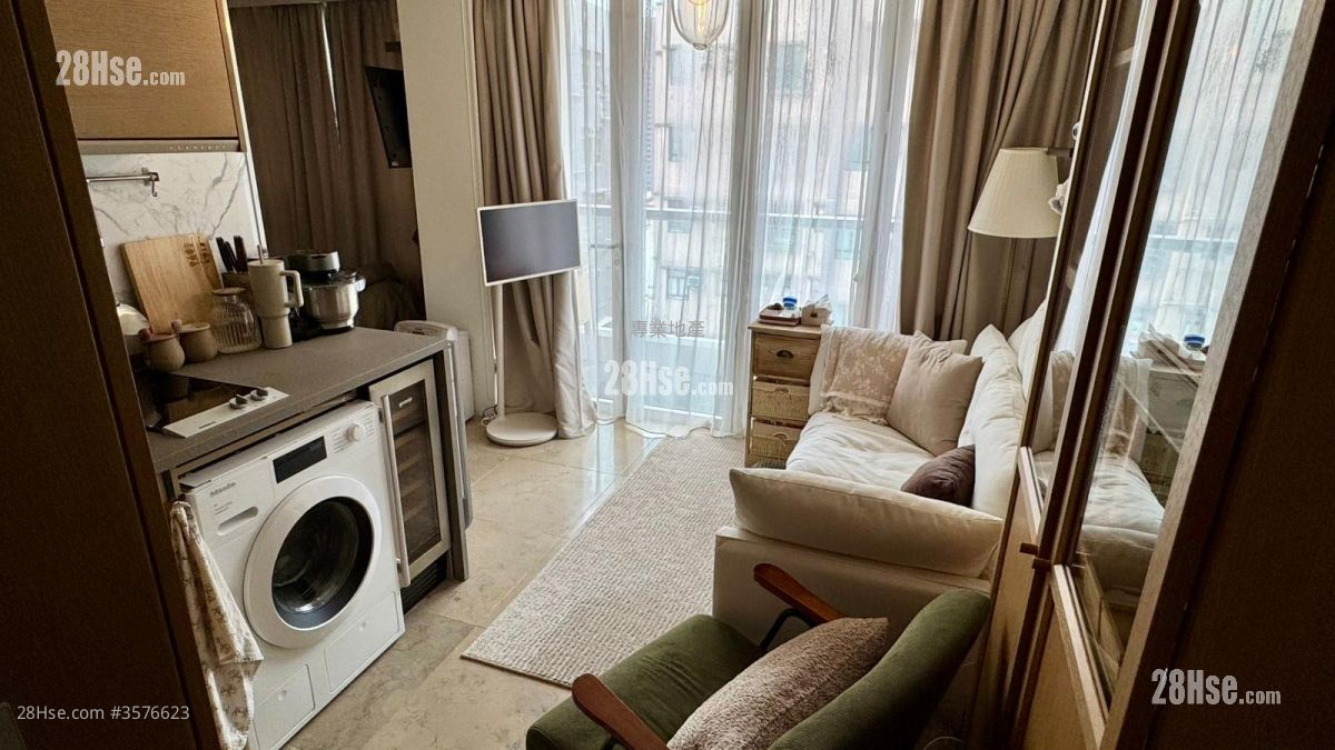 Eight South Lane Sell 1 Bedroom , 1 Bathroom 323 ft² ( 30.0 m² )