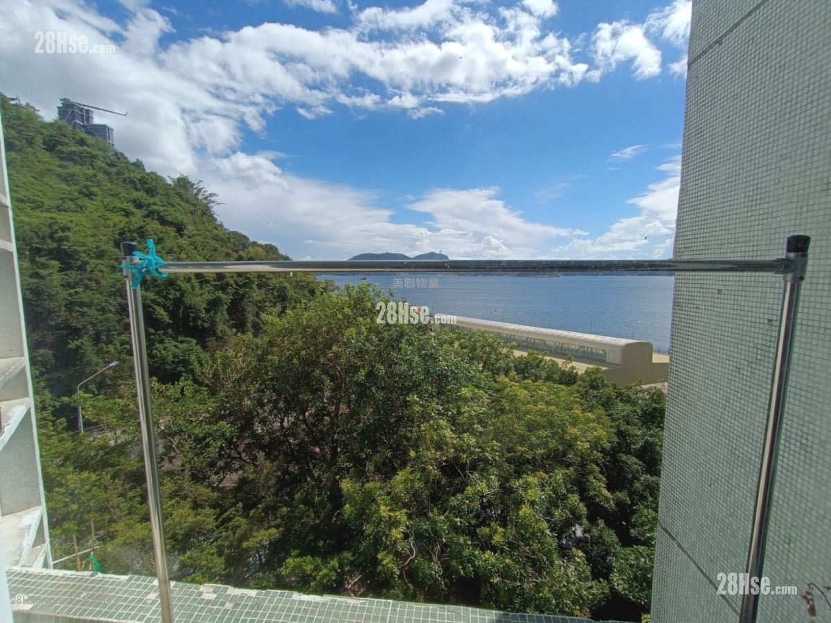 South Horizons Rental 4 Bedrooms , 2 Bathrooms 783 ft² ( 72.7 m² )
