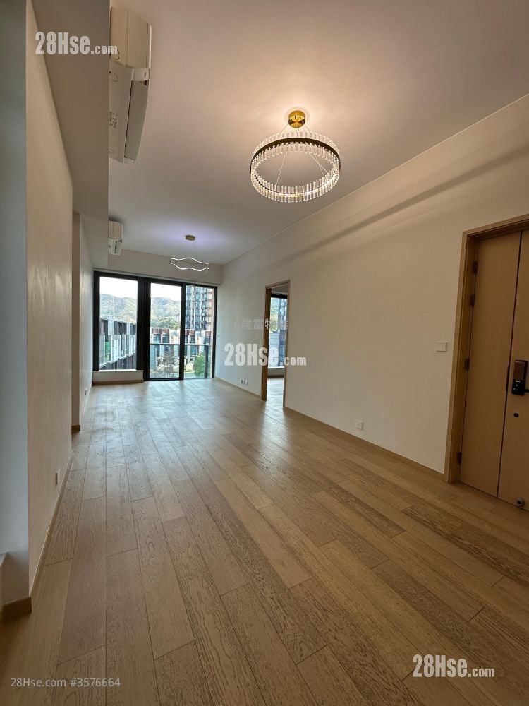 Crescent Green Rental 966 ft² ( 89.7 m² )