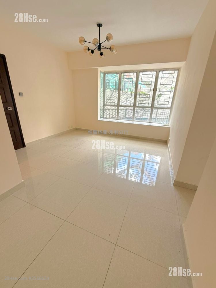 Sun Tak House Sell 2 Bedrooms , 1 Bathroom 417 ft² ( 38.7 m² )