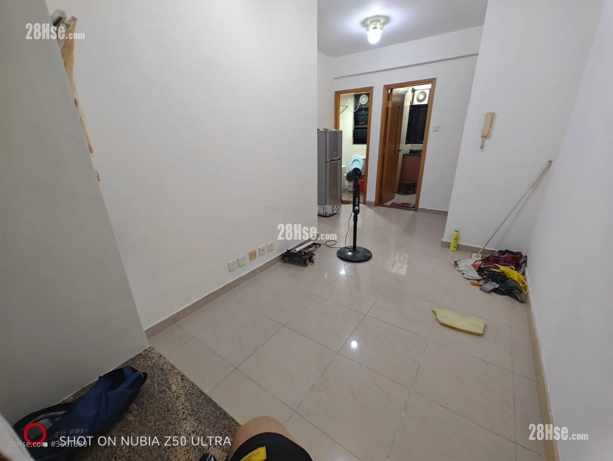Garden Heights Rental 2 Bedrooms , 1 Bathroom 330 ft² ( 30.7 m² )