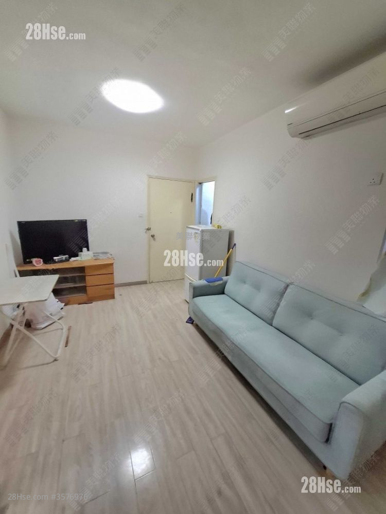 Kwai Fong Terrace Sell 3 Bedrooms , 1 Bathroom 473 ft² ( 43.9 m² )