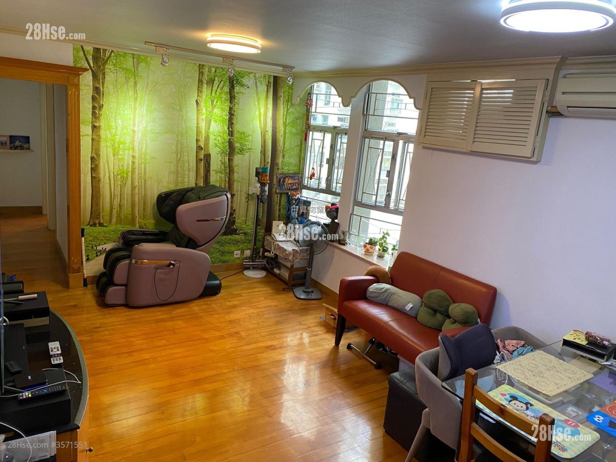 Felicity Garden Rental 4 Bedrooms , 2 Bathrooms 732 ft² ( 68.0 m² )
