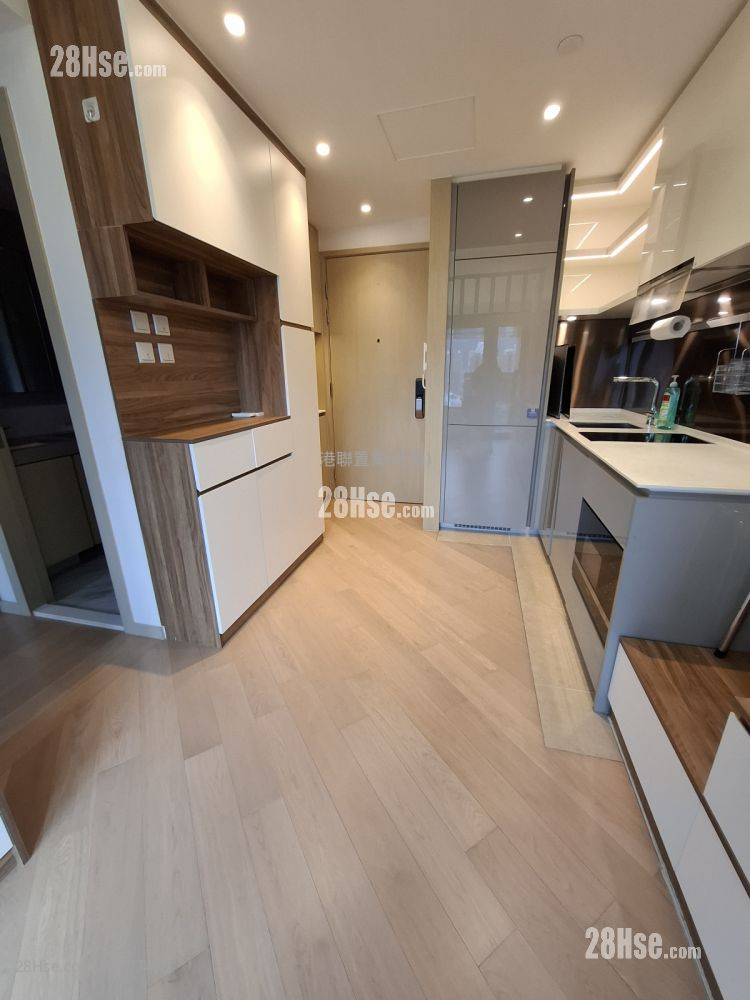 Mount Regency Rental 2 Bedrooms , 1 Bathroom 388 ft² ( 36.0 m² )