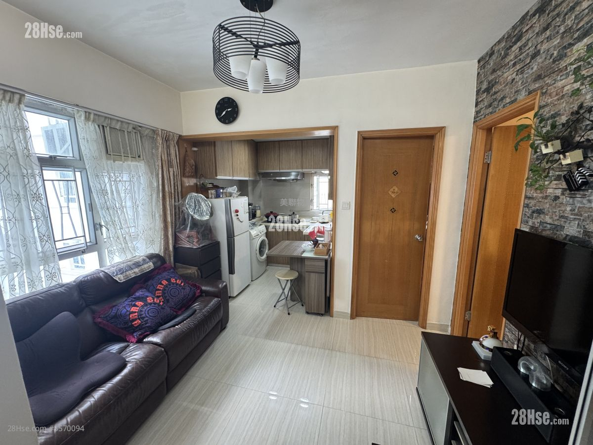 Hutchison Estate Sell 2 Bedrooms , 1 Bathroom 372 ft² ( 34.6 m² )
