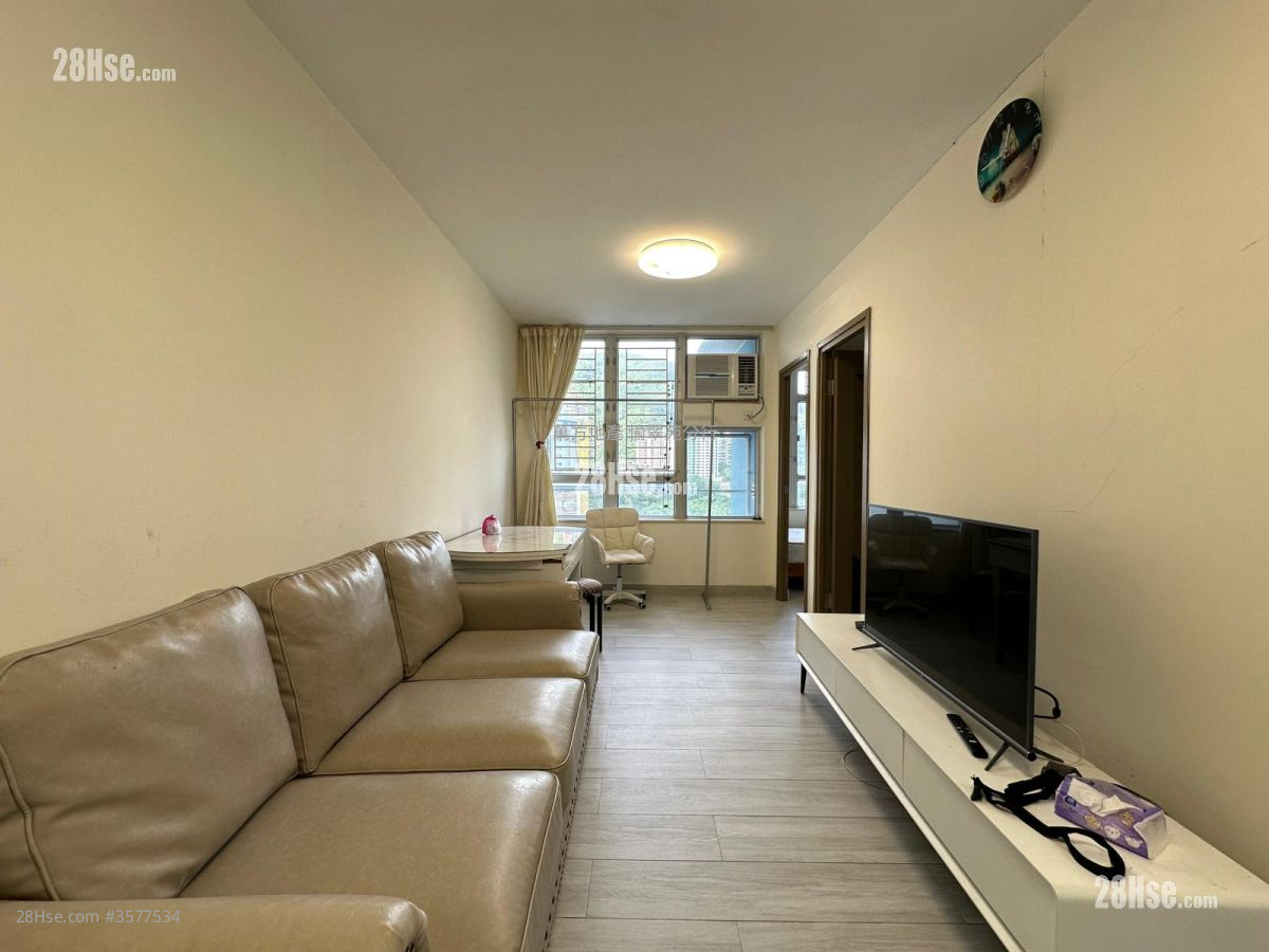 Yuk Wo Court Sell 3 Bedrooms , 1 Bathroom 454 ft² ( 42.2 m² )