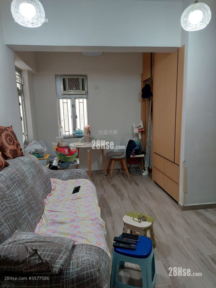 Wai On Building Sell 2 Bedrooms , 1 Bathroom 374 ft² ( 34.7 m² )