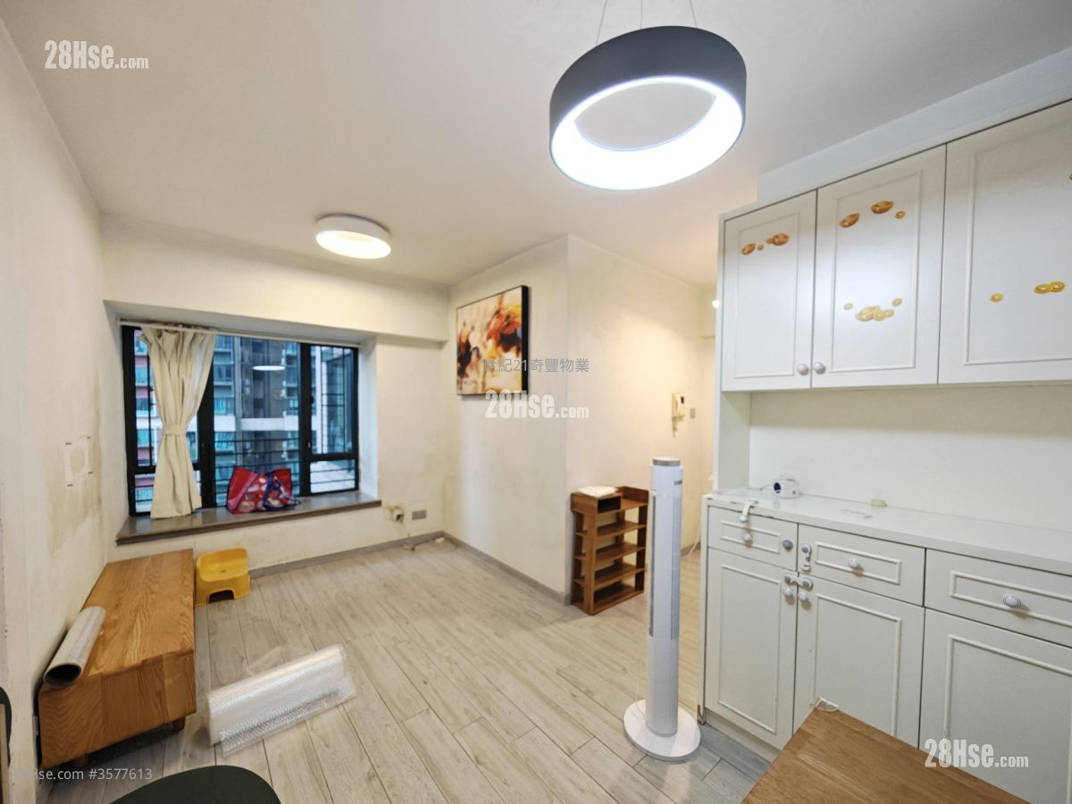 Dawning Views Rental 2 Bedrooms , 1 Bathroom 428 ft² ( 39.8 m² )