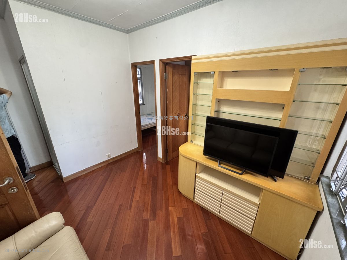 Tien Hung Building Sell 2 Bedrooms , 1 Bathroom 316 ft² ( 29.4 m² )