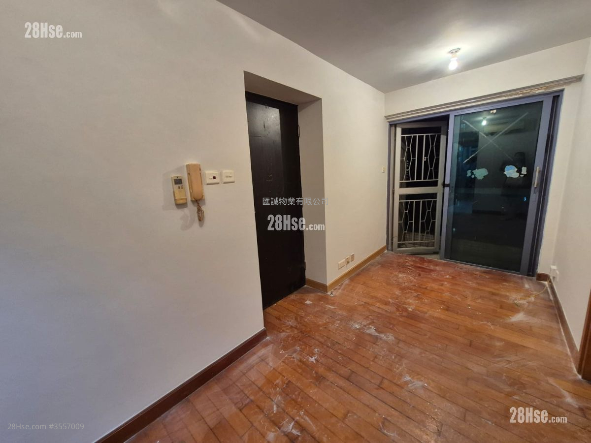 No. 10 South Wall Road Rental 2 Bedrooms , 1 Bathroom 328 ft² ( 30.5 m² )