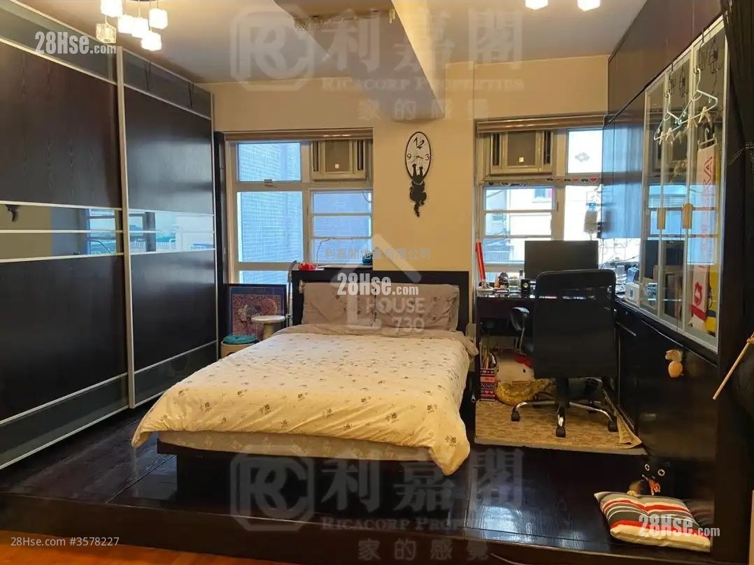 Yee Hing Court Sell 1 Bedroom , 1 Bathroom 284 ft² ( 26.4 m² )
