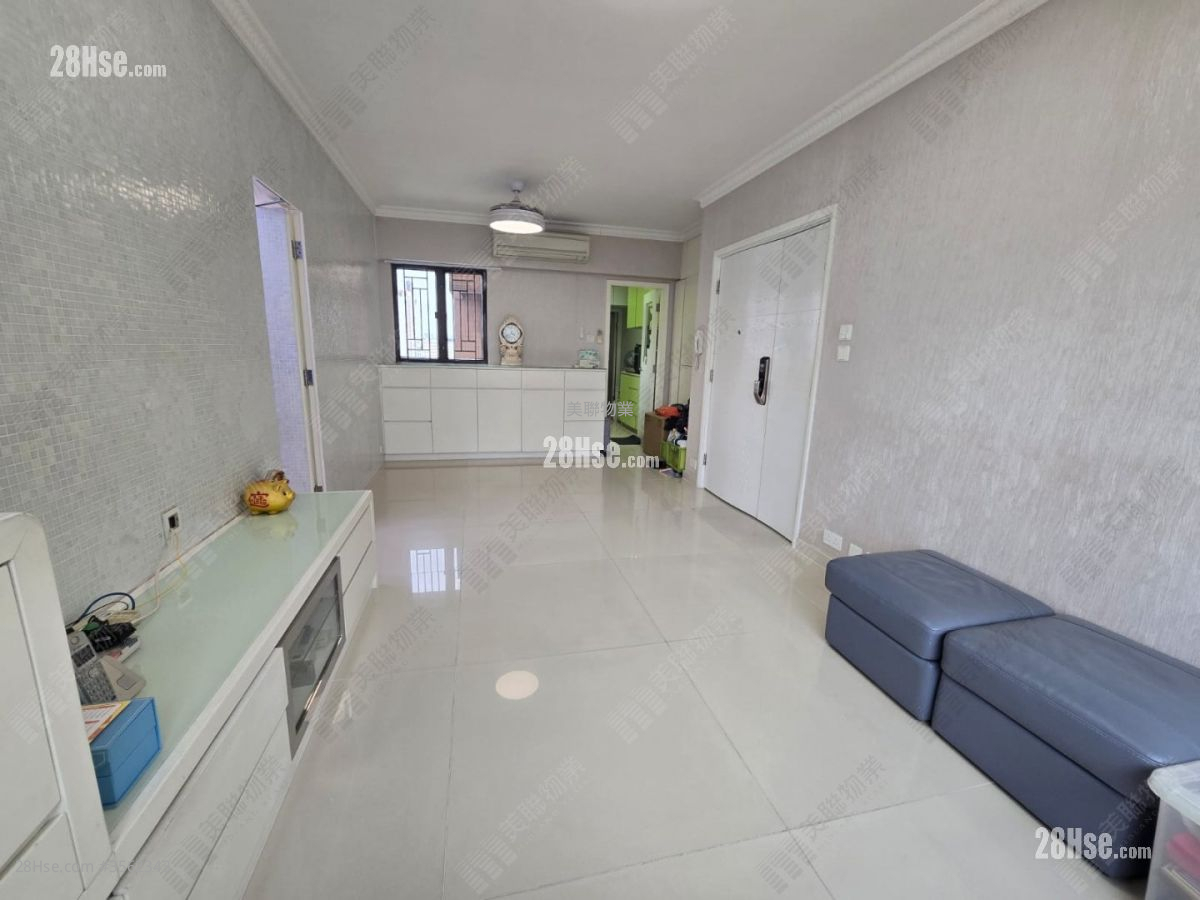 Hop Yick Plaza Sell 3 Bedrooms 828 ft² ( 76.9 m² )