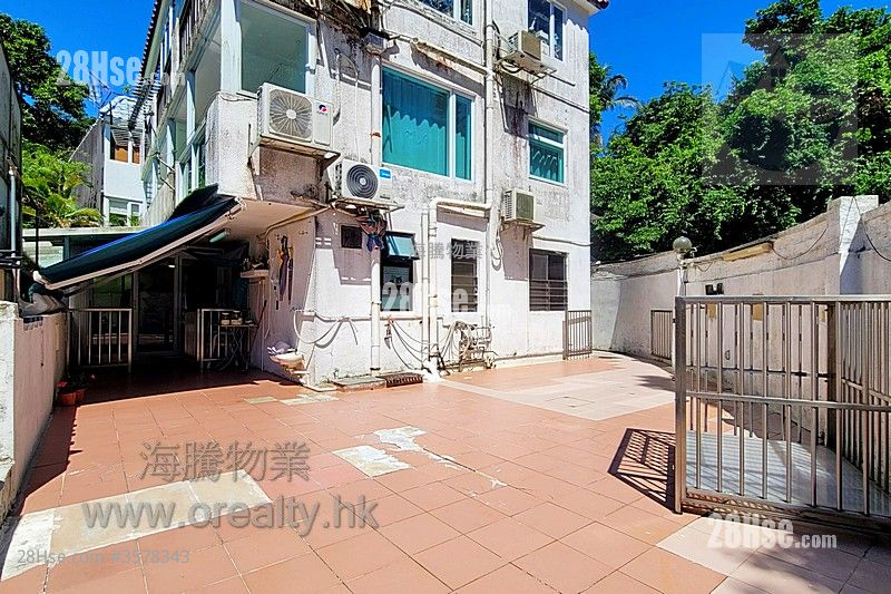 Village Sell 2 Bedrooms , 1 Bathroom 700 ft² ( 65.0 m² )