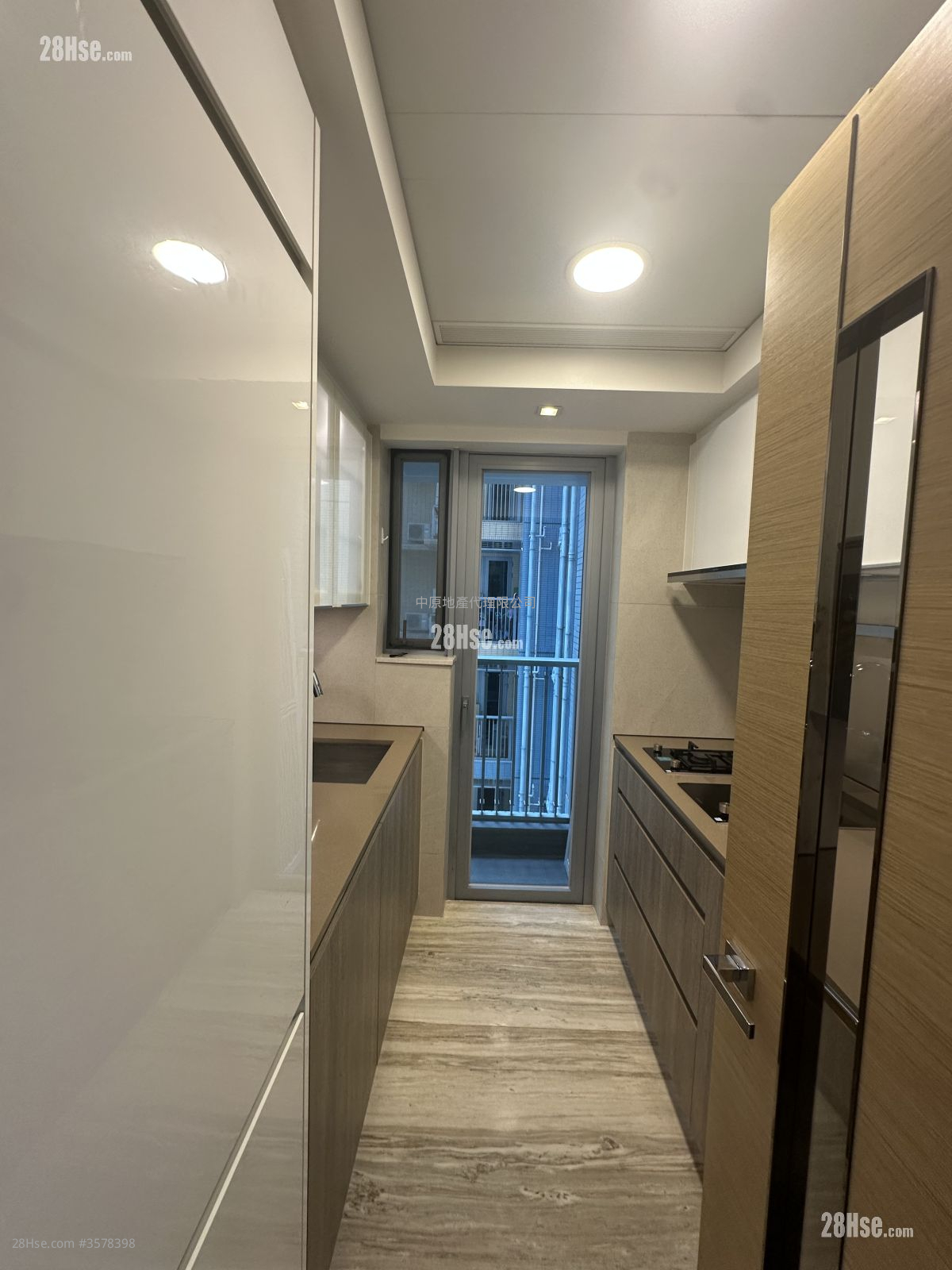 Park Yoho Sell 2 Bedrooms , 1 Bathroom 579 ft² ( 53.8 m² )