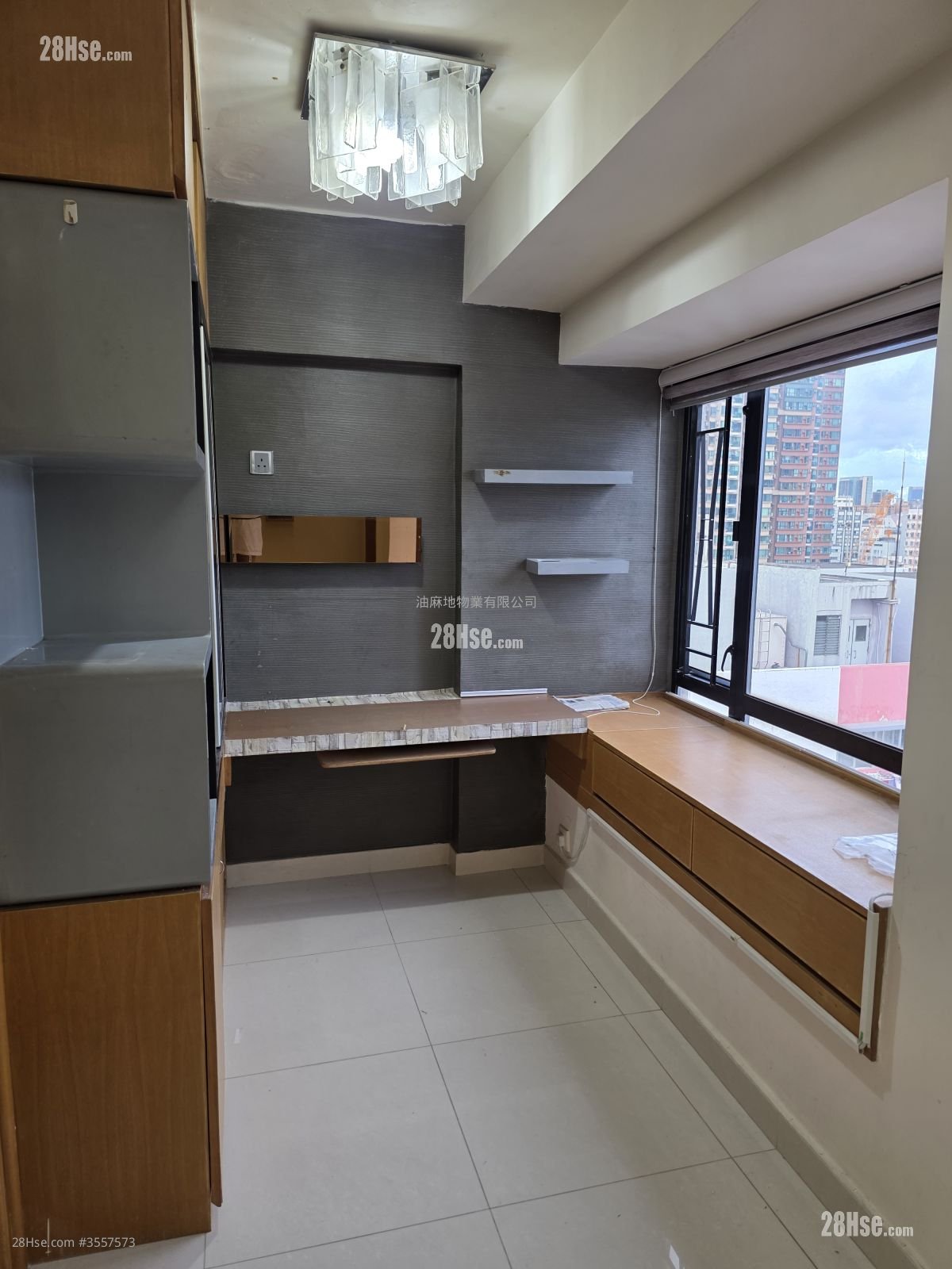 Tak Cheong Court Rental 3 Bedrooms , 1 Bathroom 406 ft² ( 37.7 m² )