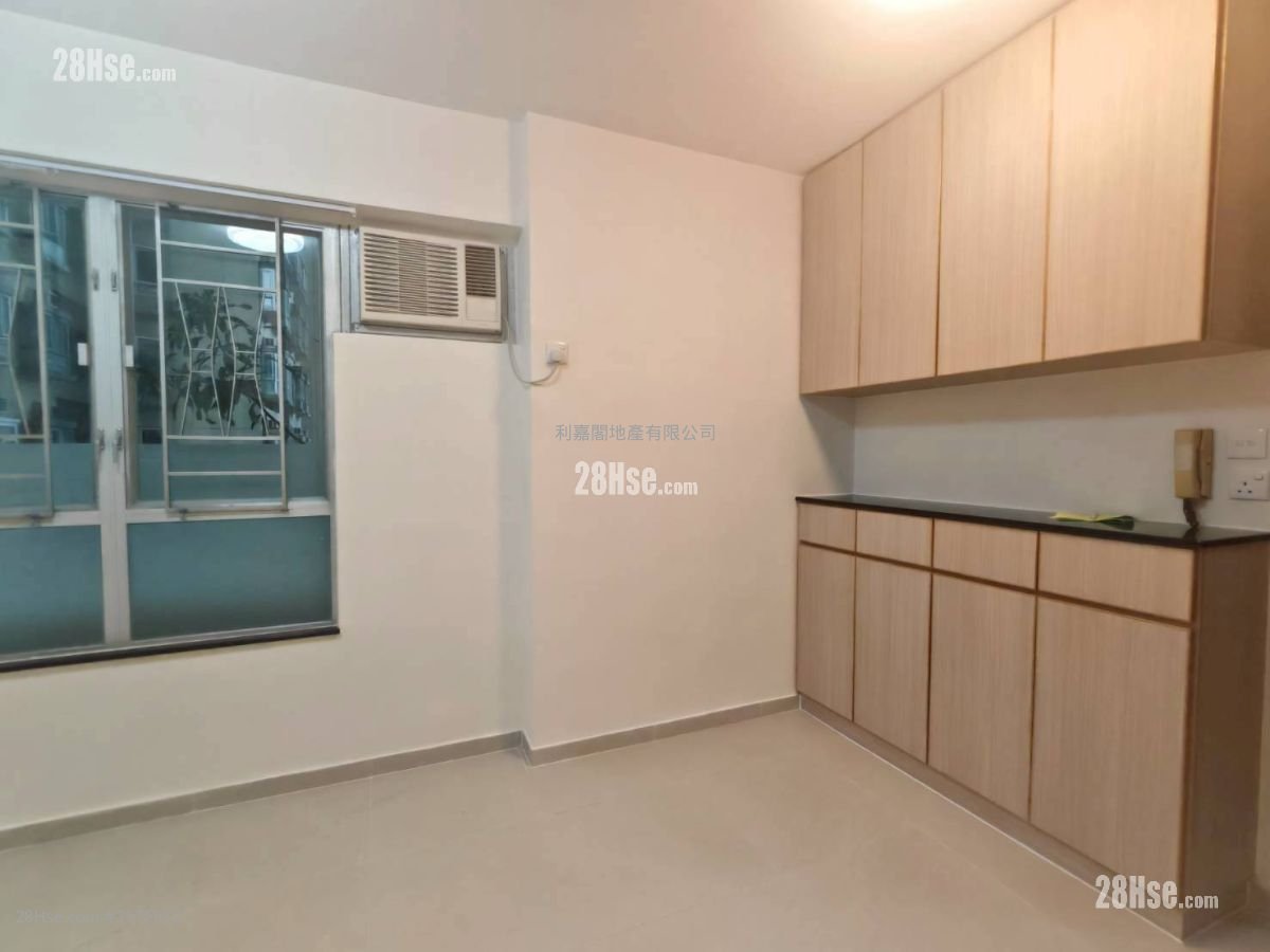 Tsing Yi Garden Rental 2 Bedrooms 343 ft² ( 31.9 m² )