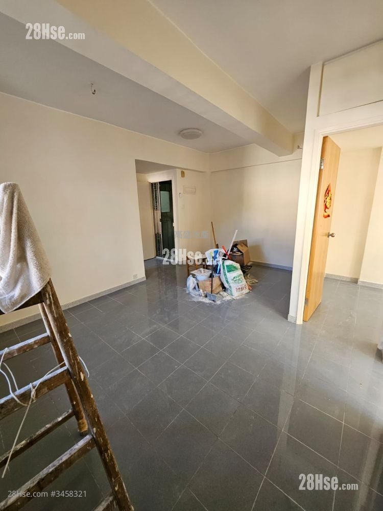 Kiu Fuk Building Rental 2 Bedrooms , 1 Bathroom 499 ft² ( 46.4 m² )