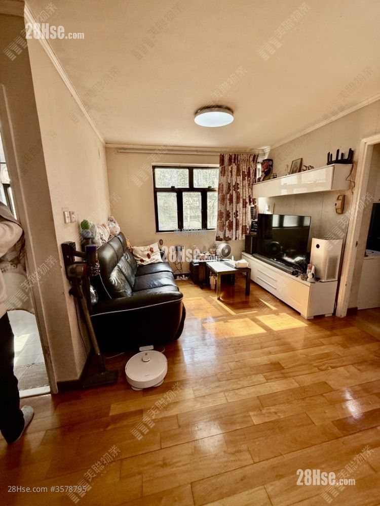 Yuk Po Court Sell 2 Bedrooms 546 ft² ( 50.7 m² )