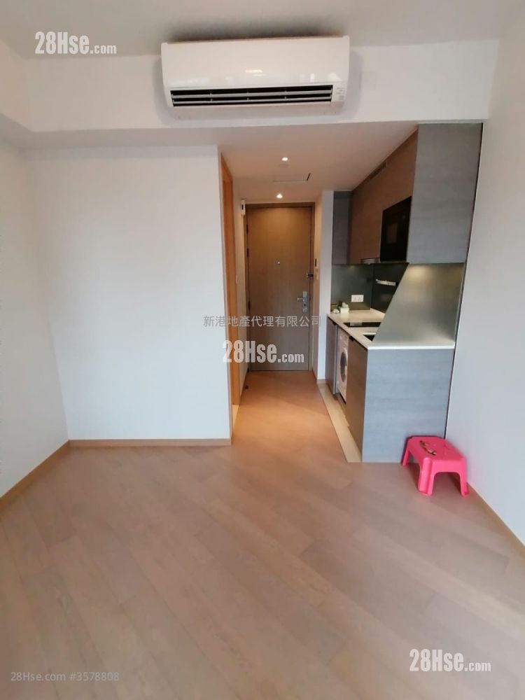 Upper East Sell Studio , 1 Bathroom 194 ft² ( 18.0 m² )
