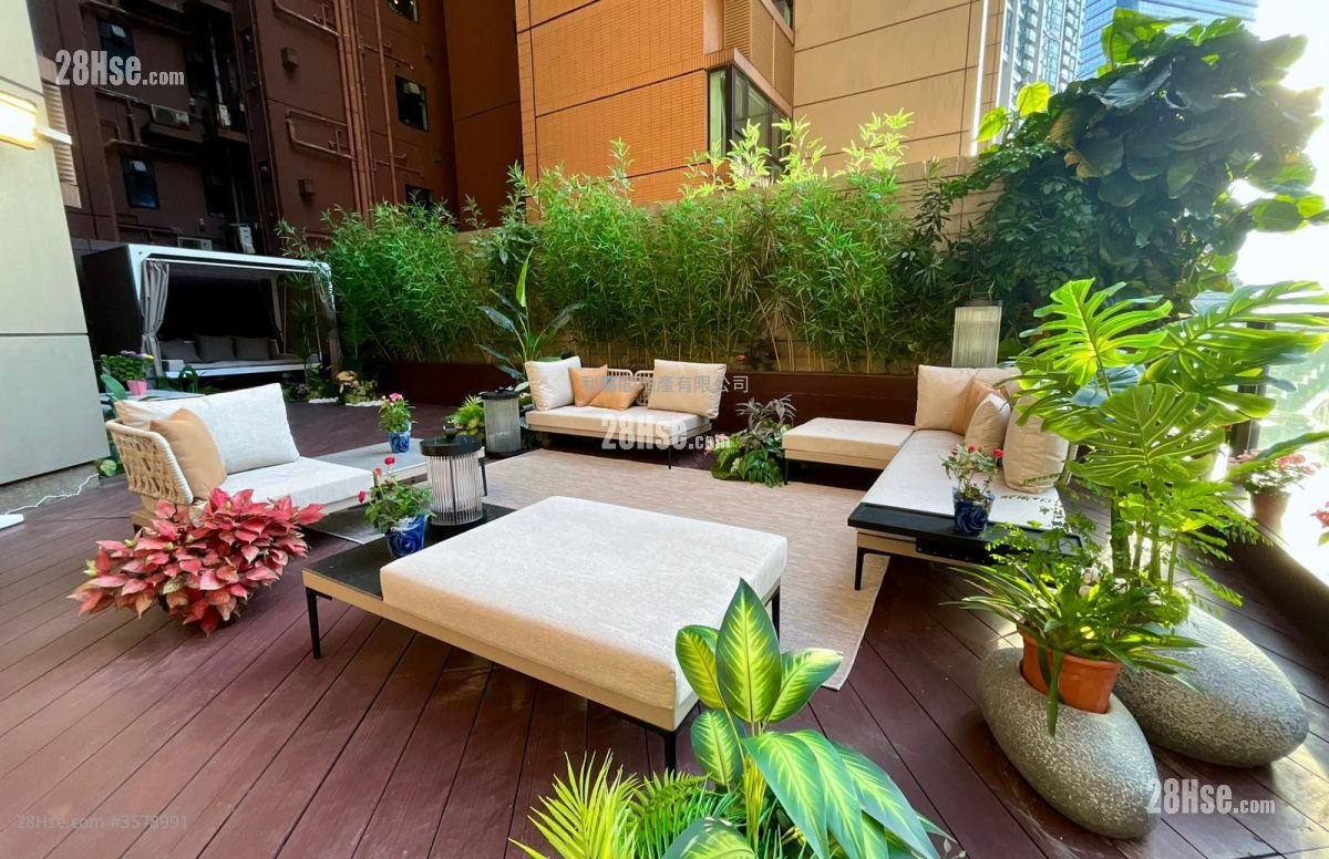 The Arch Sell 3 Bedrooms , 2 Bathrooms 932 ft² ( 86.6 m² )