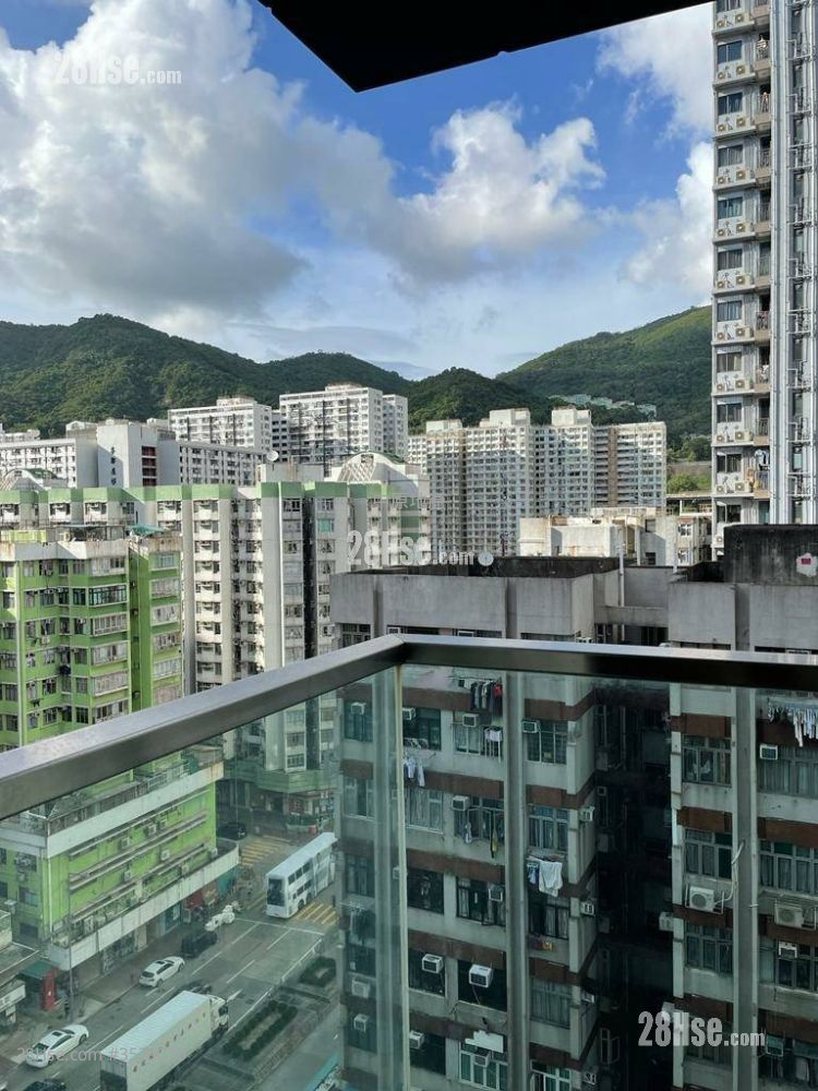 Giovane Sell 2 Bedrooms 340 ft² ( 31.6 m² )