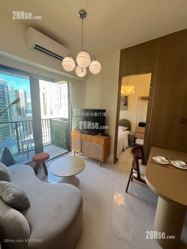 The Queens Rental 3 Bedrooms , 2 Bathrooms 477 ft² ( 44.3 m² )
