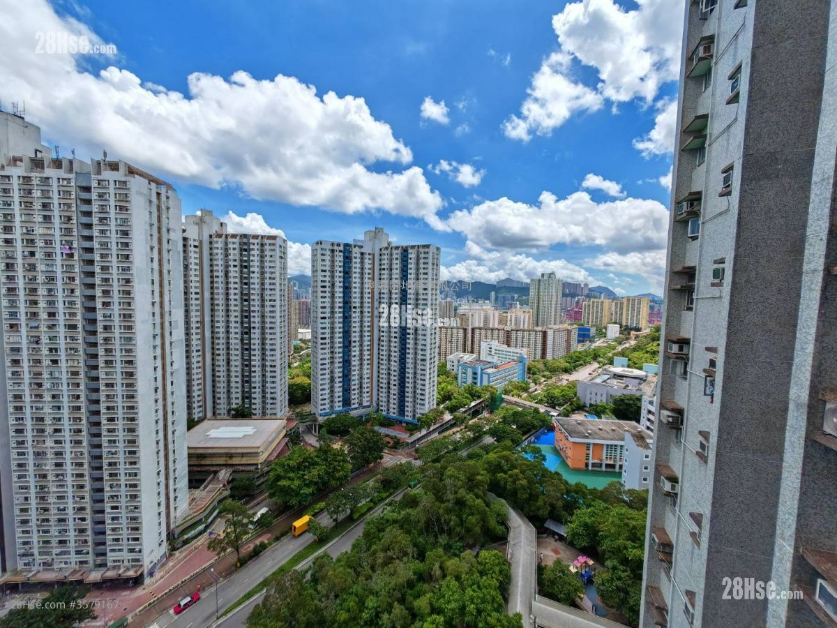 Ching Wah Court Sell 3 Bedrooms , 1 Bathroom 554 ft² ( 51.5 m² )