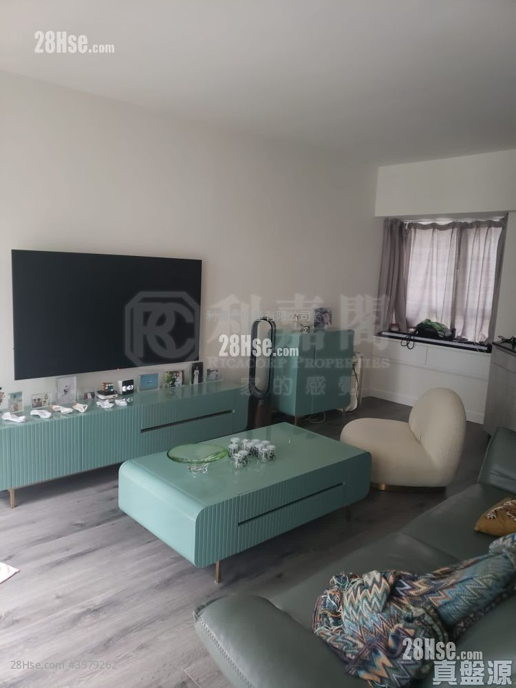 Grand Villa Sell 3 Bedrooms 698 ft² ( 64.8 m² )