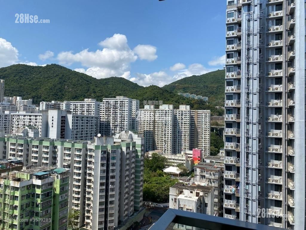 Giovane Sell 2 Bedrooms , 1 Bathroom 340 ft² ( 31.6 m² )