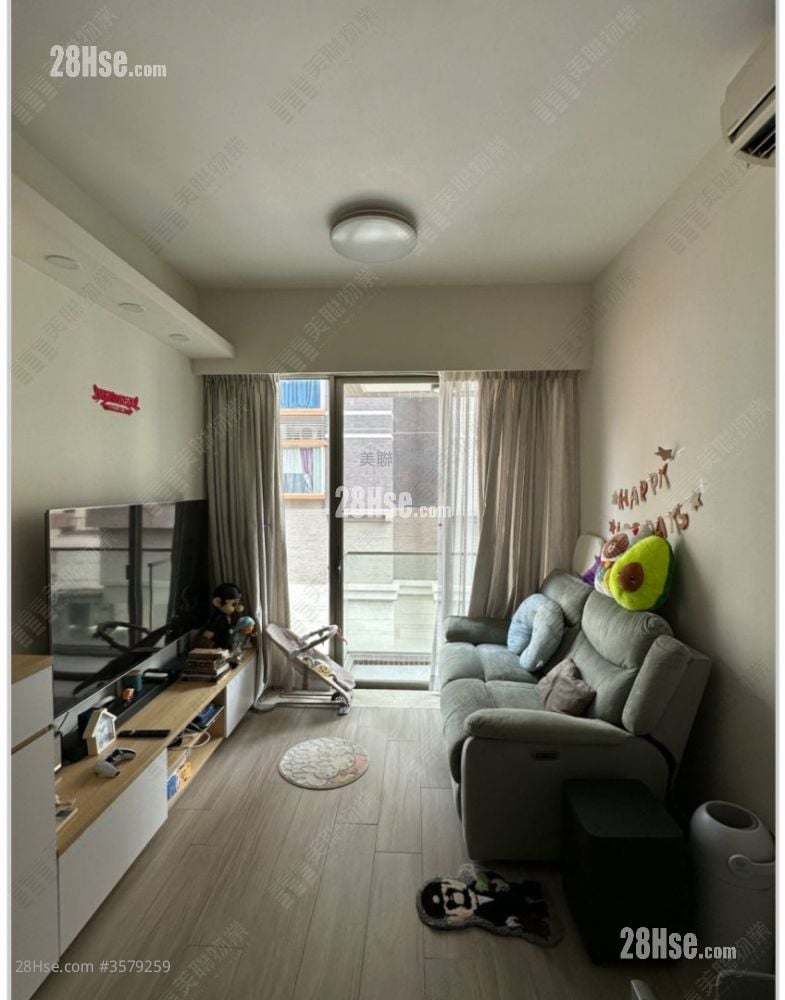 Sevilla Crest Sell 2 Bedrooms , 1 Bathroom 431 ft² ( 40.0 m² )