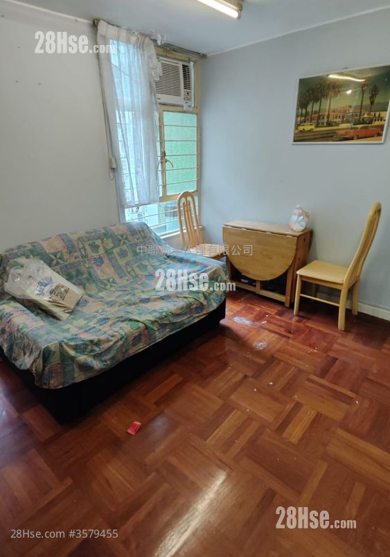 May Shing Court Sell 2 Bedrooms , 1 Bathroom 381 ft² ( 35.4 m² )