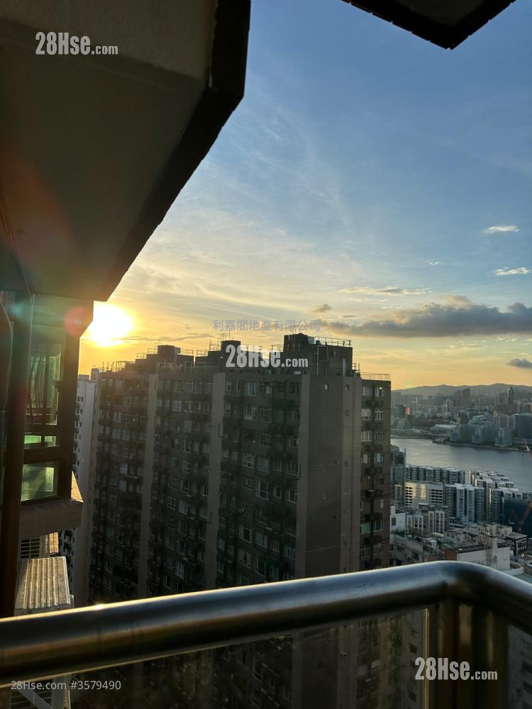 Beverley Heights Rental 3 Bedrooms 869 ft² ( 80.7 m² )