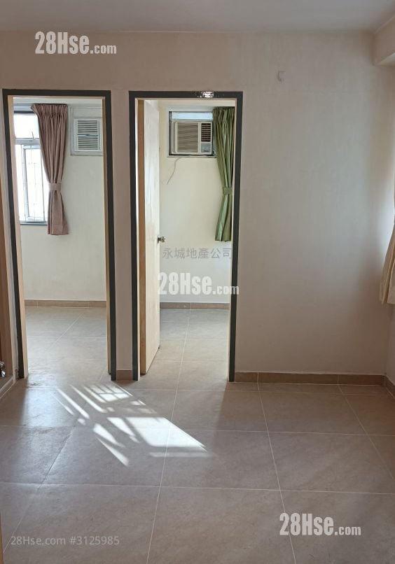 Merlin Centre Rental 2 Bedrooms , 1 Bathroom 270 ft² ( 25.1 m² )