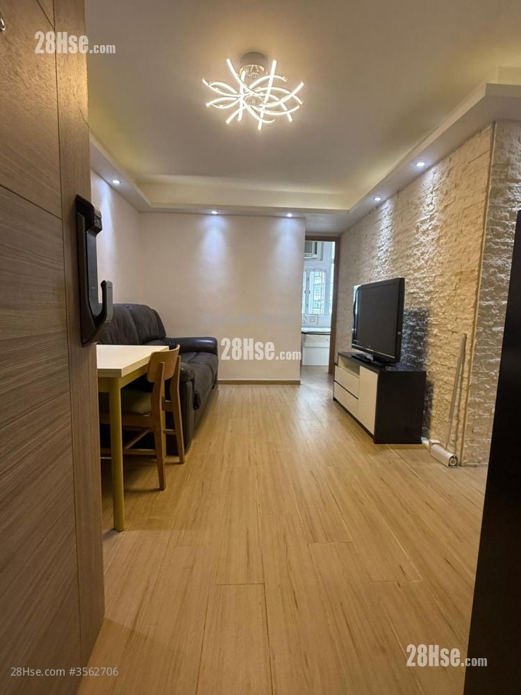 On Shing Court Sell 2 Bedrooms 384 ft² ( 35.7 m² )