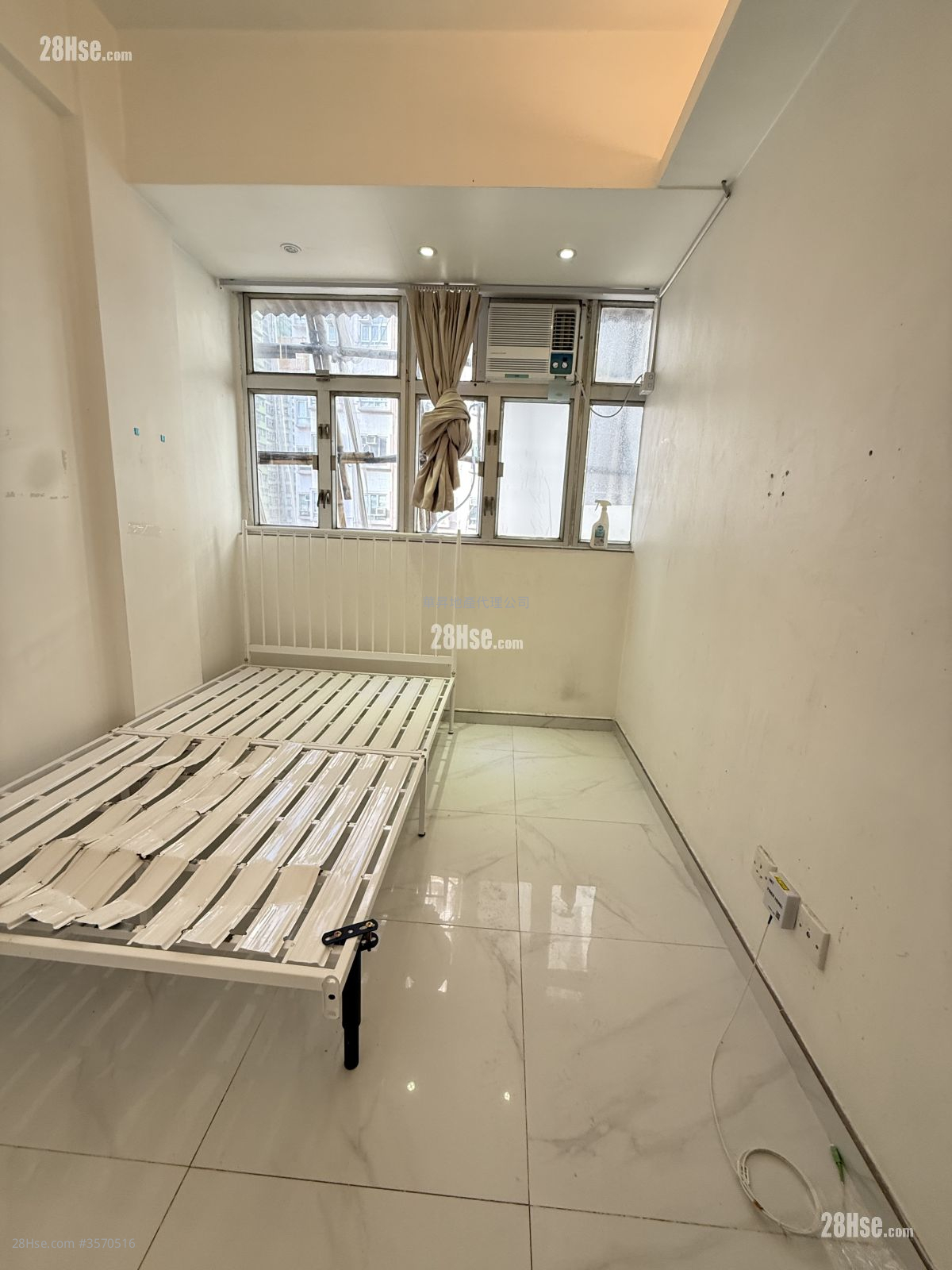 Yee Wa Building Rental Studio , 1 Bathroom 130 ft² ( 12.1 m² )